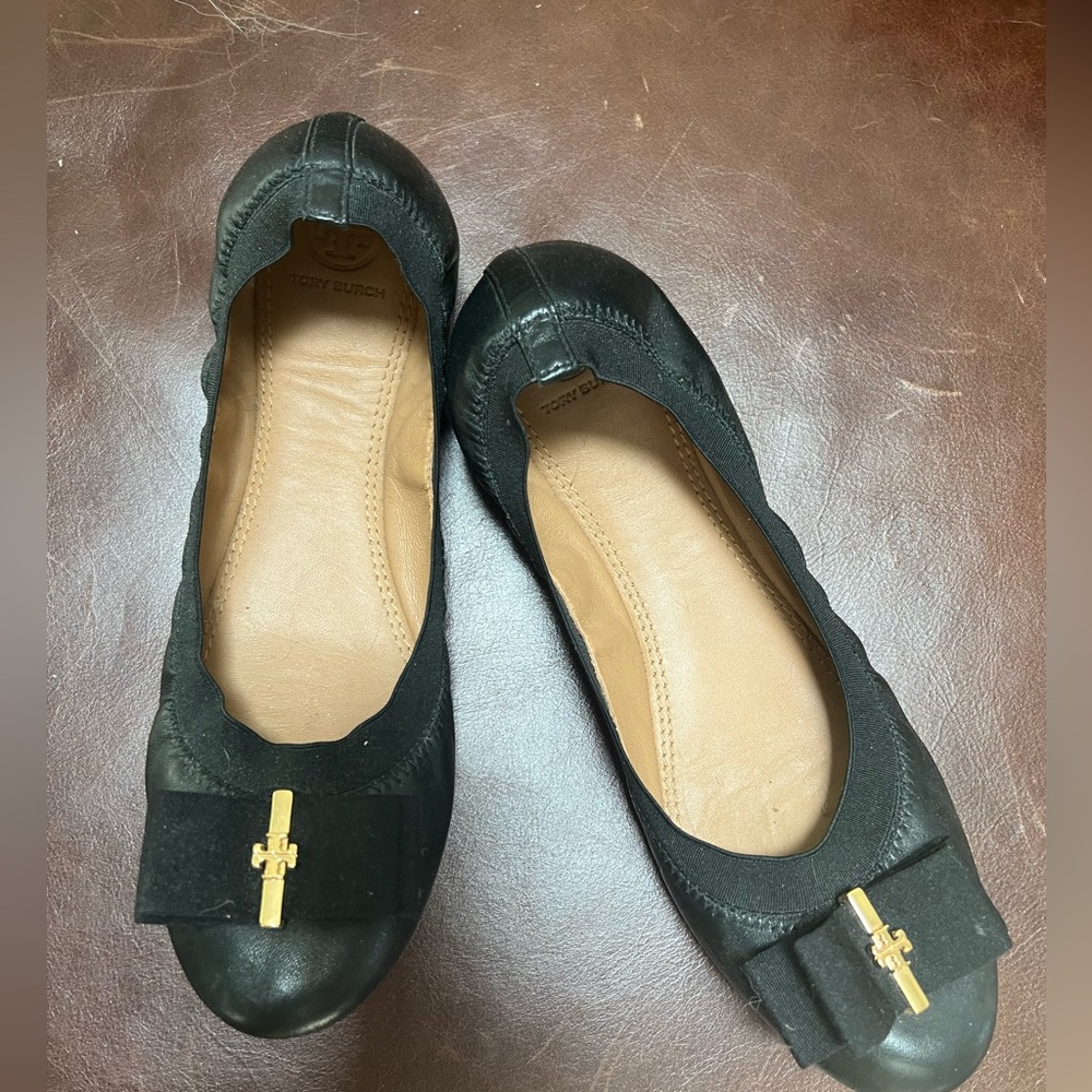 Black leather Tory Burch ballet flats size 8.5